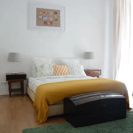 House Sao Bento בית הארחה ליסבון