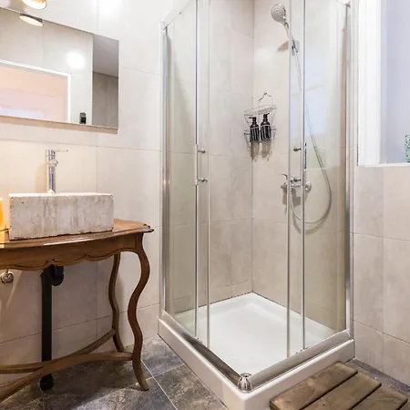House Sao Bento بيت ضيافة Lisboa