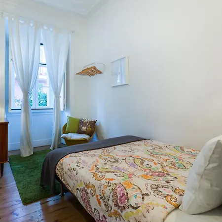 House Sao Bento بيت ضيافة Lisboa